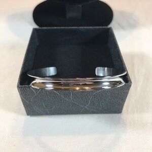 Silver Fashion Cuff Bracelet "Remember That I Love You Mom" Engraved Fashion
